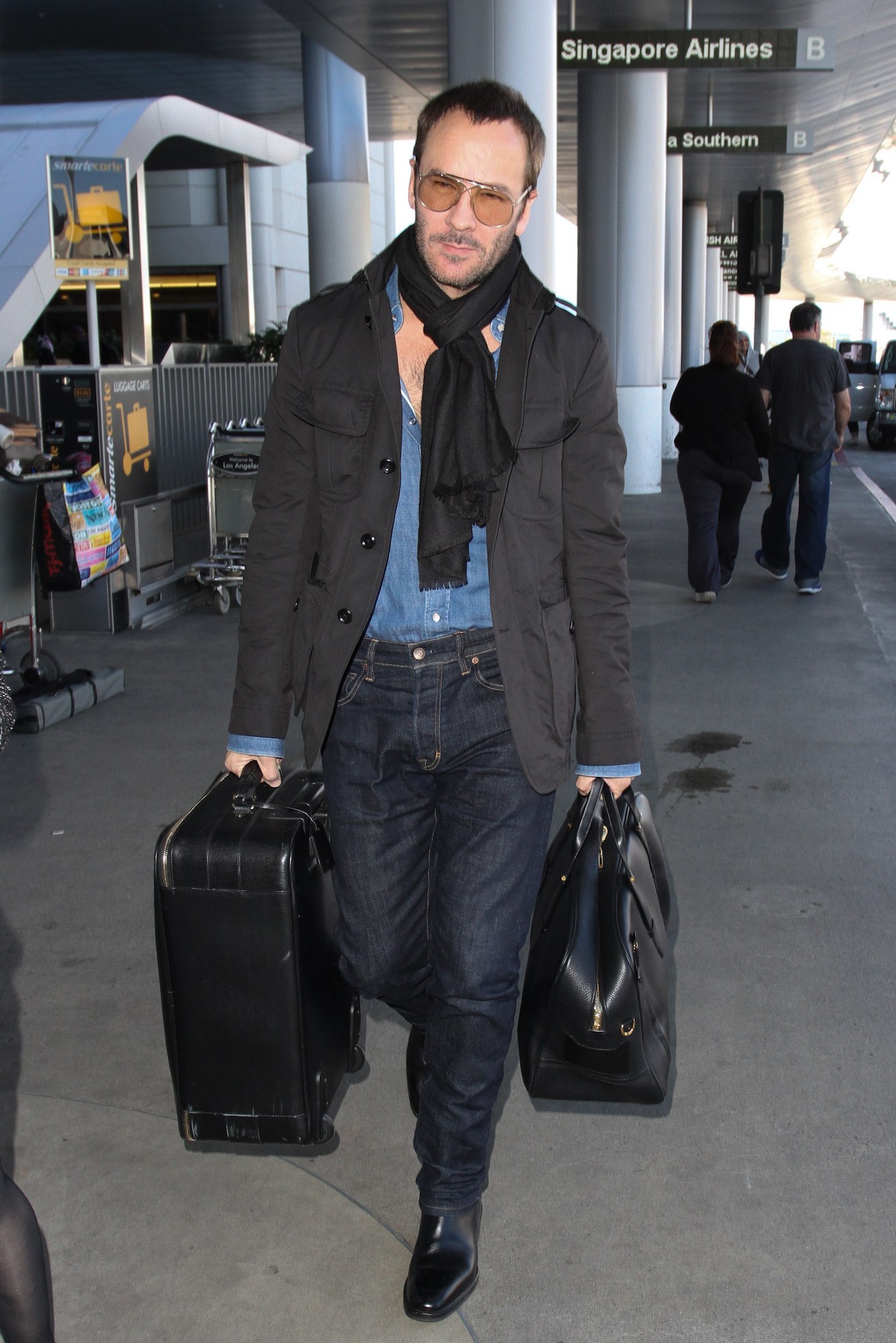 How To Wear A Scarf For Guys