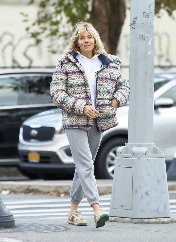 Puffer Jacket Outfit Ideas and Style Tips Puffer Jacket Outfit Ideas